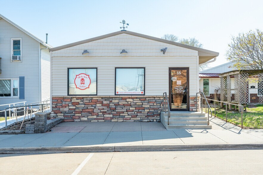 More Photos Of 15 Main St SE, Bondurant Storefront For Sale