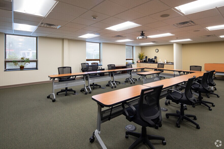 More Photos Of 715 Twining Rd, Dresher Office For Lease