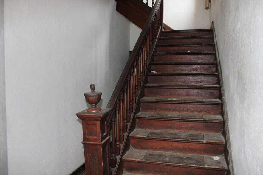 More Photos Of 311 Saint Clair St, New Athens Apartments For Sale