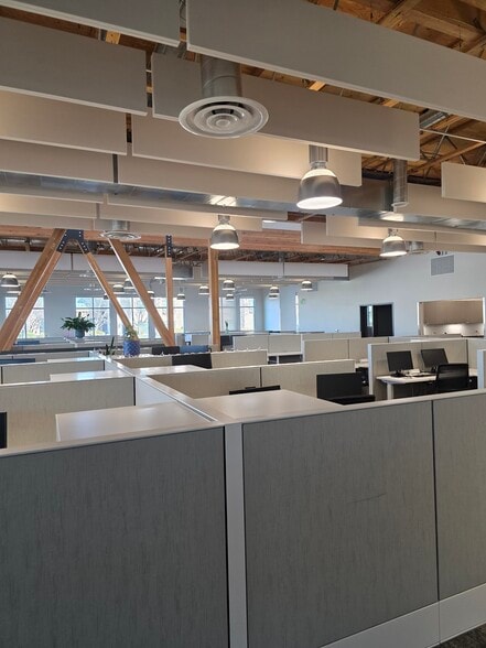 More Photos Of 2713 N 20th Ave, Pasco Office For Lease