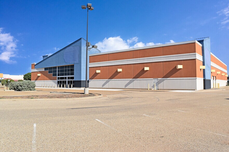 Primary Photo Of 5916 W Loop 289, Lubbock Freestanding For Lease