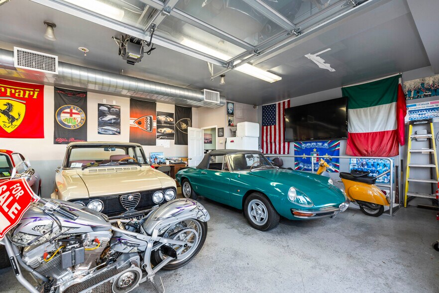 More Photos Of 49-18 25th Ave, Woodside Warehouse For Sale