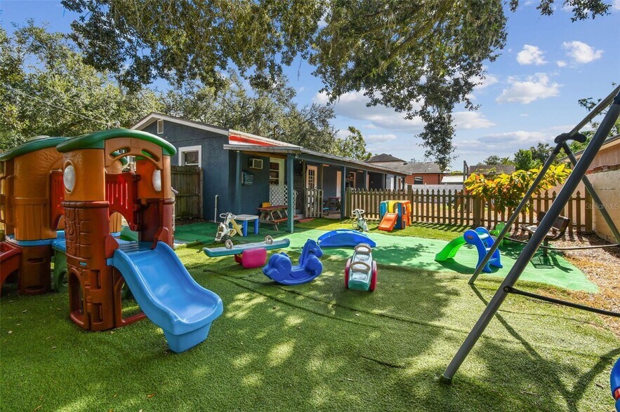 More Photos Of 9912 N Myrtle St, Tampa Daycare Center For Sale