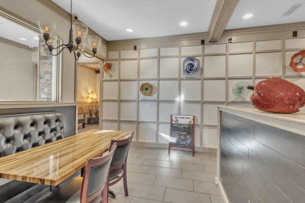 More Photos Of 33 S Carolina St, Hartwell Restaurant For Sale