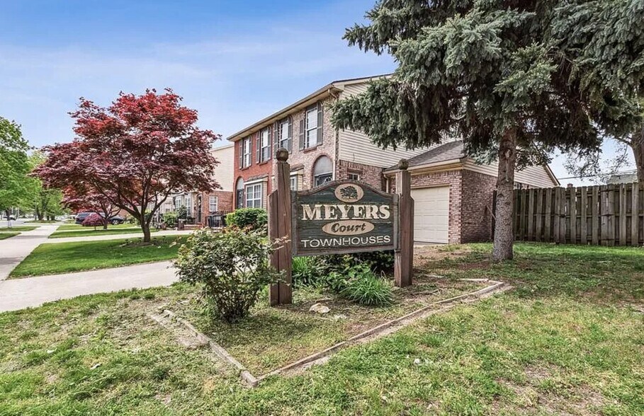 More Photos Of 15401 Meyers Rd, Detroit Multifamily For Sale