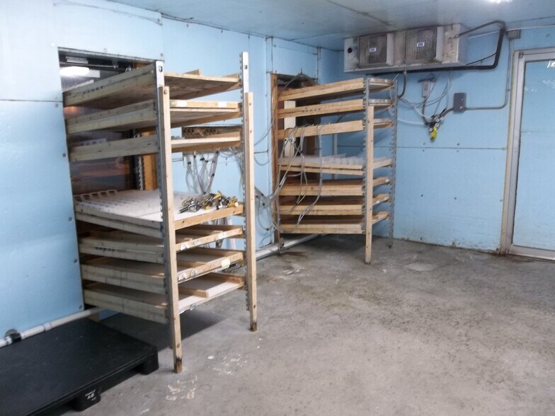 More Photos Of 3801 S Santa Fe Ave, Chanute Bar For Sale