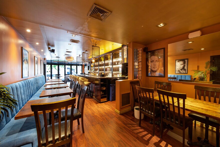 More Photos Of 344 E 59th St, New York Storefront Retail Office For Lease