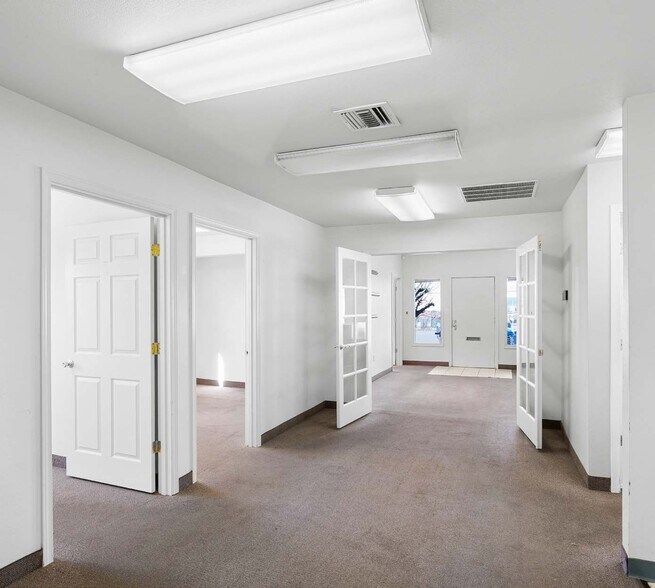 More Photos Of 12005 N Lombard St, Portland Industrial For Sale