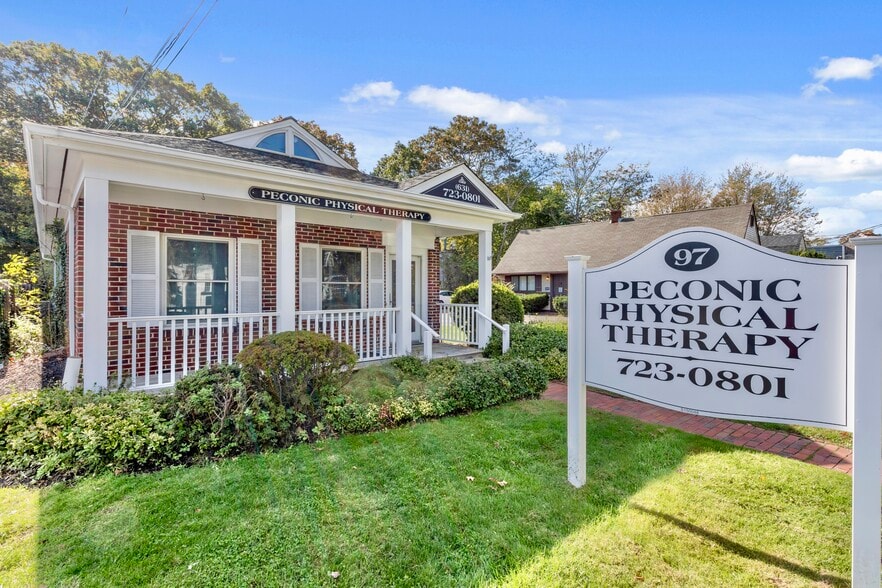 Primary Photo Of 97 W Montauk Hwy, Hampton Bays Office For Sale