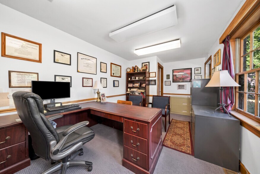 More Photos Of 58 Main St, Topsfield Office For Sale