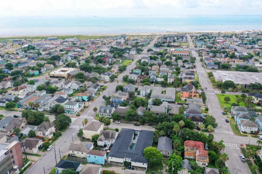 More Photos Of 912 Church St, Galveston Apartments For Sale