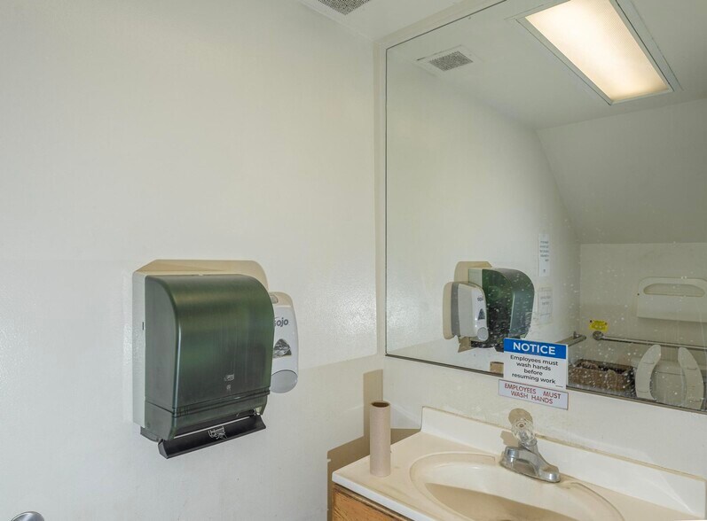 More Photos Of 499 Alvarado St, Monterey Freestanding For Sale