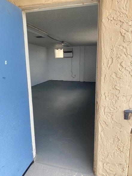 More Photos Of 5800 Houchin St, Naples Self Storage For Lease