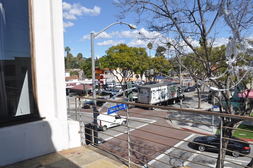 More Photos Of 7494 Santa Monica Blvd, West Hollywood Office For Lease