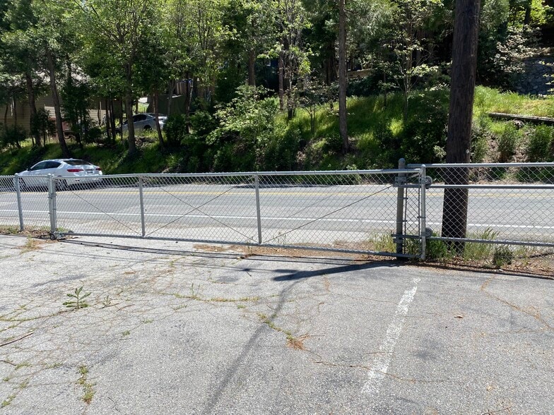 More Photos Of 23597 Manzanita, Crestline Specialty For Lease