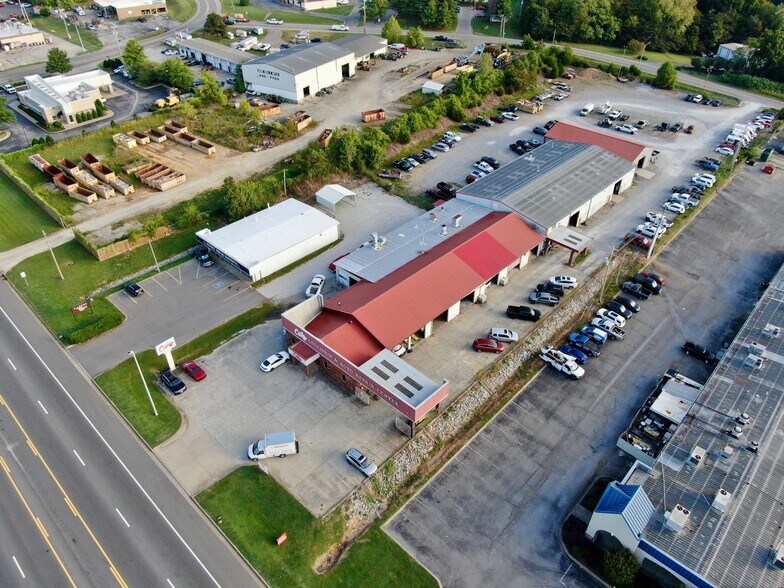 More Photos Of 525 Highway 46 S, Dickson General Retail For Sale