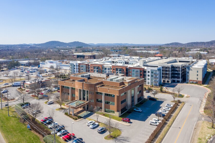 More Photos Of 1909 Mallory Ln, Franklin Medical For Lease