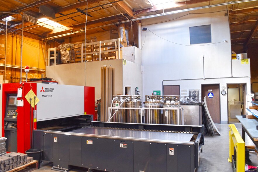 More Photos Of 2182 Maple Privado, Ontario Warehouse For Sale