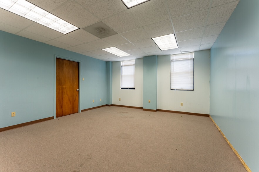 More Photos Of 7370 Chef Menteur Hwy, New Orleans Lodge Meeting Hall For Sale