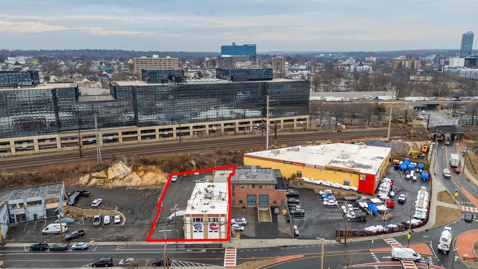 More Photos Of 207 Greenwich Ave, Stamford Showroom For Sale