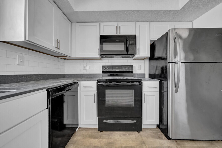 More Photos Of 3810 5th St, Bradenton Apartments For Sale