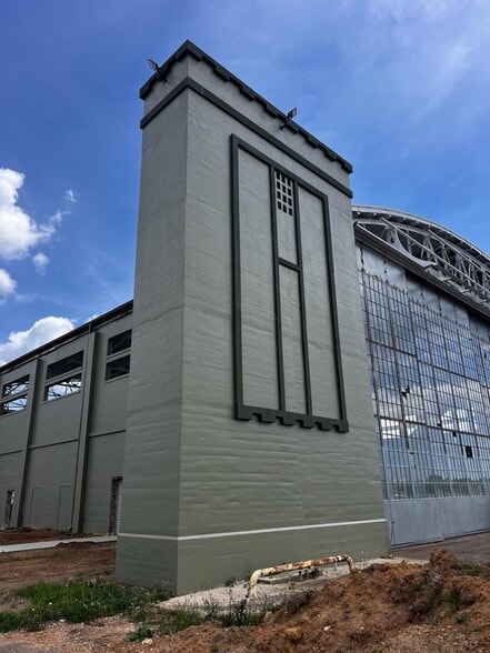 More Photos Of 8100 Airbus Military Dr, Mobile Airplane Hangar For Lease