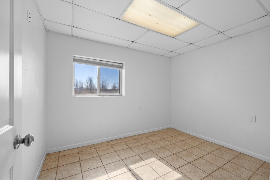 More Photos Of 2708 30th Ave NE, Minot Manufacturing For Sale