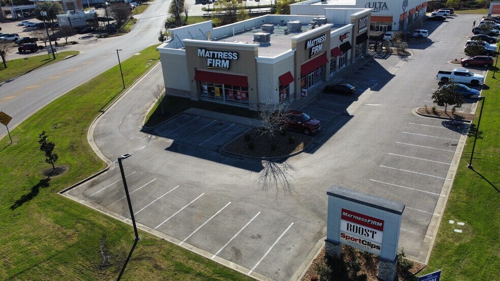 More Photos Of 4401-4411 S Medford Dr, Lufkin Freestanding For Lease