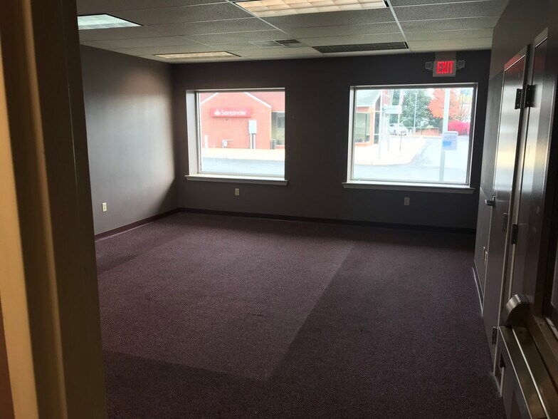 More Photos Of 330 N Reading Rd, Ephrata Unknown For Lease