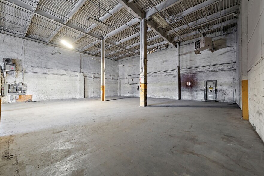 More Photos Of 35-75 Rue De L'acier, Coteau-du-lac Manufacturing For Lease