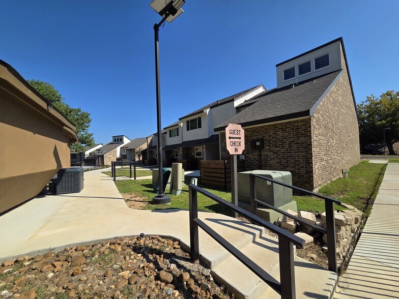 More Photos Of 17578 Highway 105, Montgomery Hotel For Sale