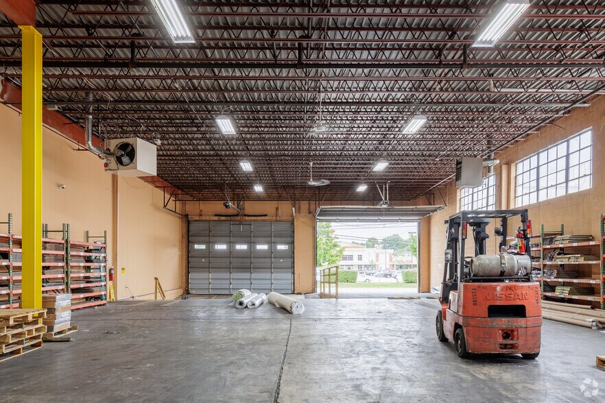 More Photos Of 403-405 W Pleasantview Ave, Hackensack Light Manufacturing For Sale