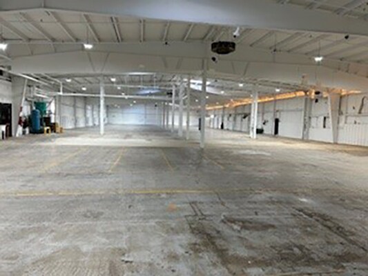 More Photos Of 265 Ballard Rd, Middletown Warehouse For Lease