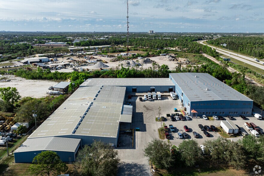 More Photos Of 6295 Thomas Rd, Fort Myers Warehouse For Lease