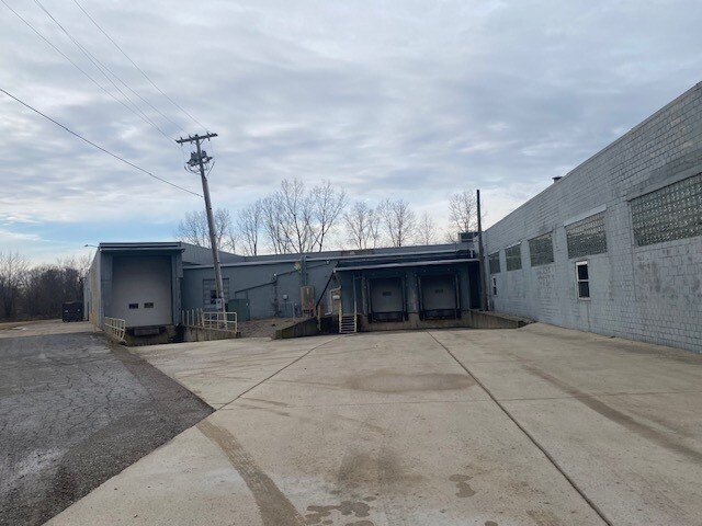 More Photos Of 600 Fillmore St, Napoleon Manufacturing For Lease