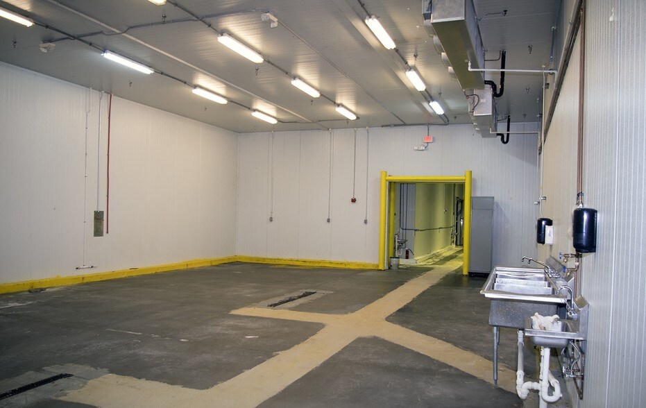 More Photos Of 5150 N State Road 7, North Lauderdale Refrigeration Cold Storage For Lease