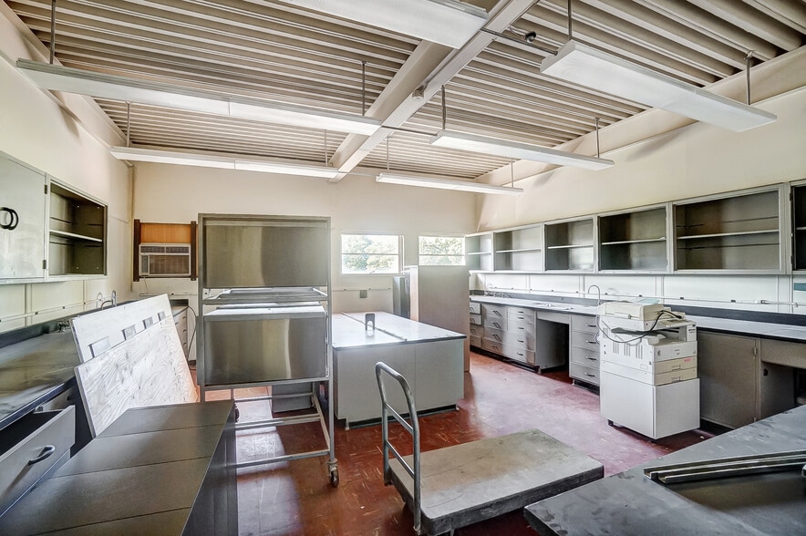 More Photos Of 150 E South College St, Yellow Springs Research And Development For Sale