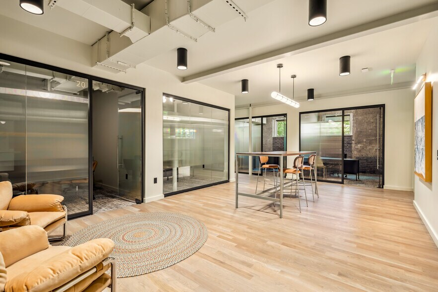 More Photos Of 110-122 Glenwood Ave, Raleigh Coworking Space