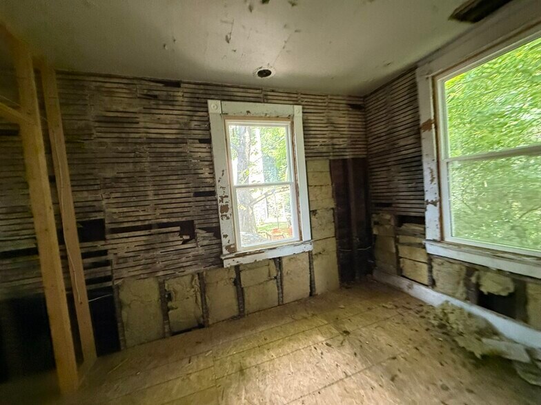 More Photos Of 2450 River Rd, Cincinnati Multifamily For Sale