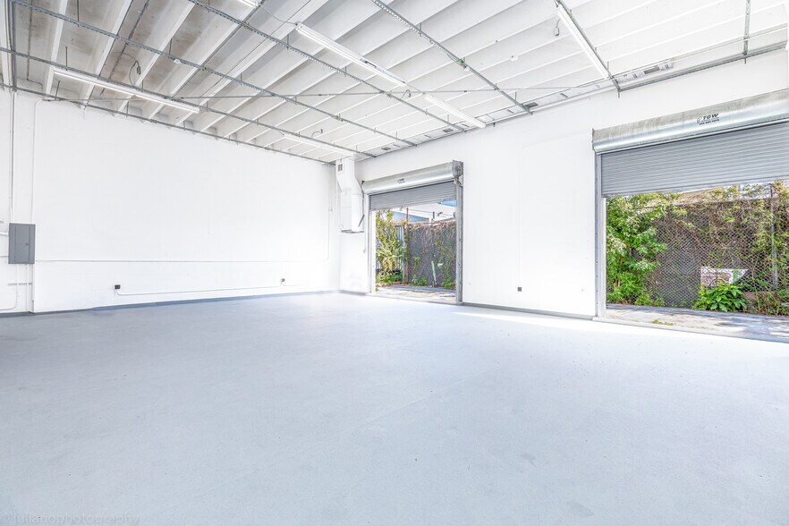More Photos Of 2021 NW 1st Pl, Miami Warehouse For Lease
