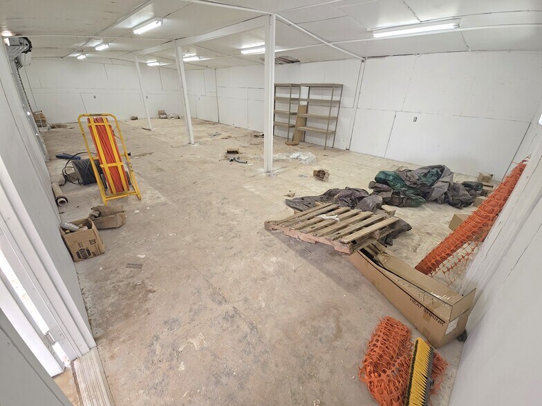 More Photos Of 10135 S Barrackman Rd, Mohave Valley Light Distribution For Lease