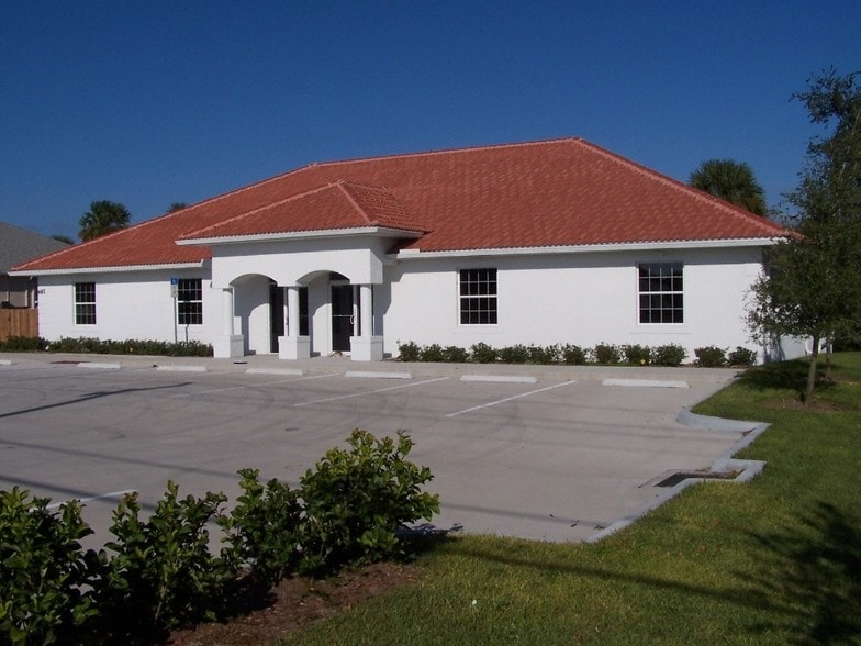 Primary Photo Of 687 N Washington Ave, Titusville Medical For Lease