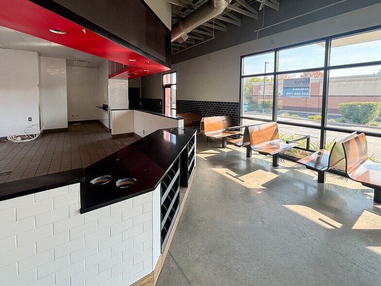 More Photos Of 413 Drive in Ln, Moncks Corner Storefront Retail Office For Lease