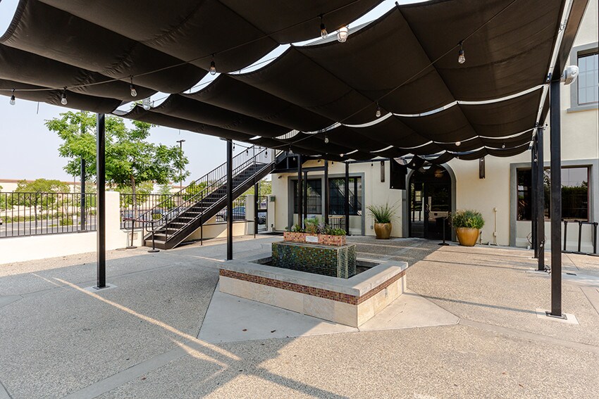 More Photos Of 390 N Sunrise Ave, Roseville Restaurant For Sale