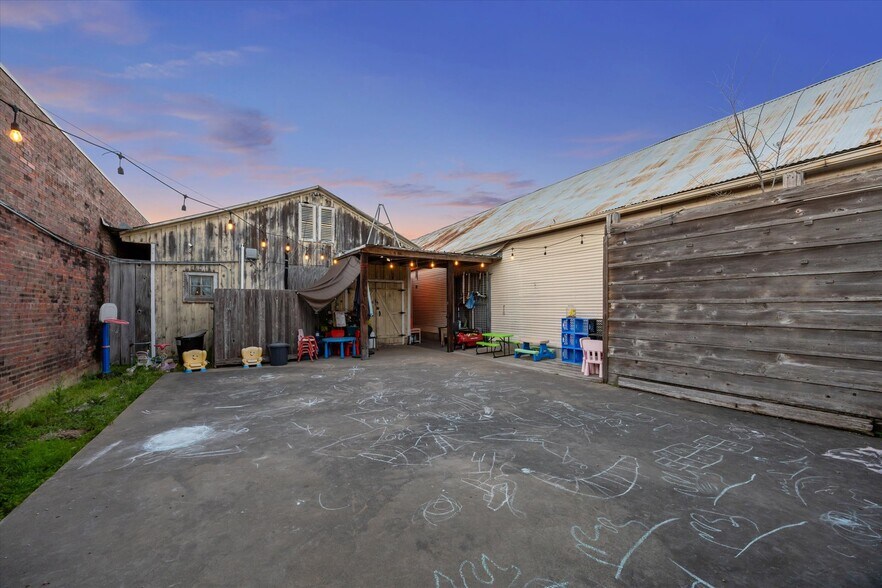 More Photos Of 4111 Highway 90, Brookshire Storefront Retail Office For Sale