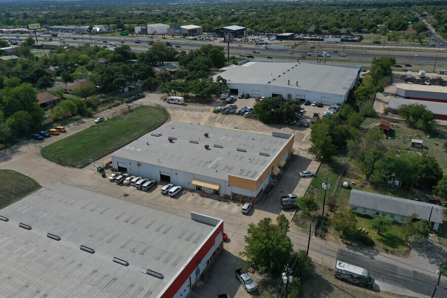 More Photos Of 10630 Joseph Clayton Dr, Austin Service For Sale