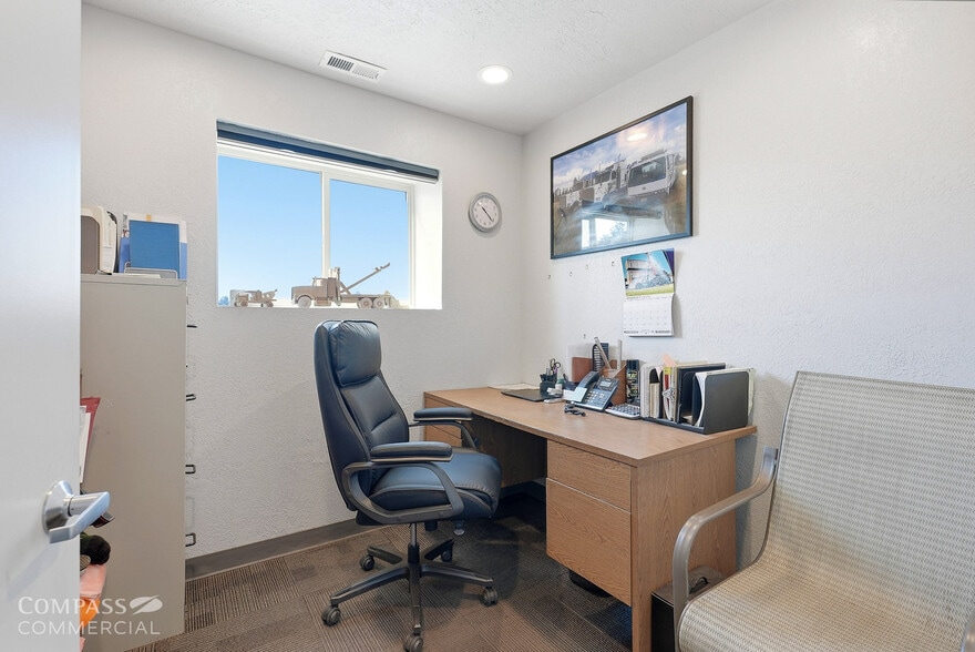 More Photos Of 188 W Sisters Park Dr, Sisters Warehouse For Sale