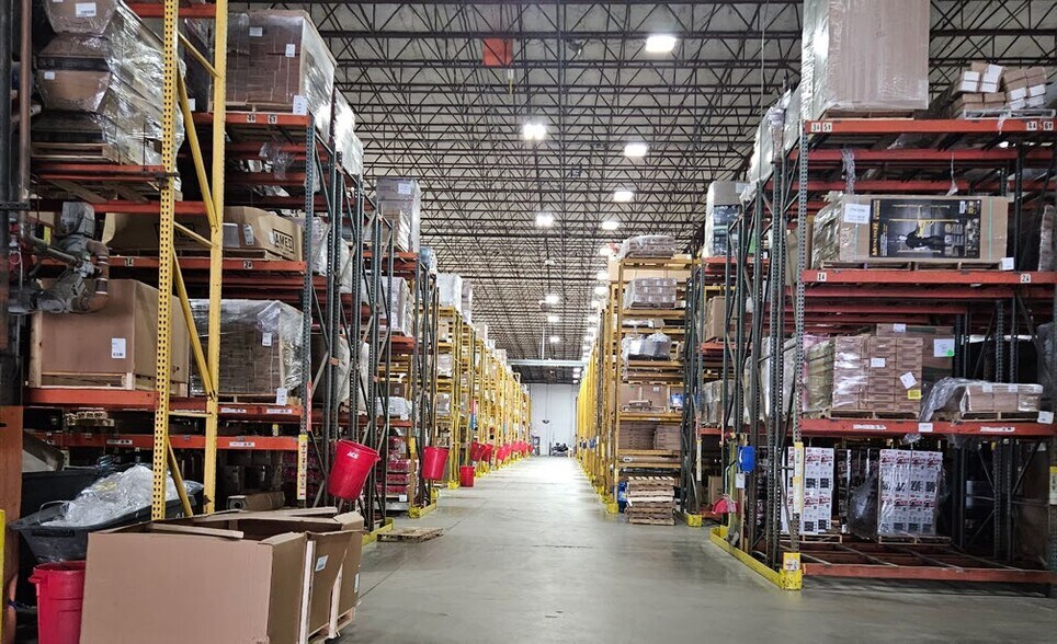 More Photos Of 400 Murphy Dr, Maumelle Distribution For Lease