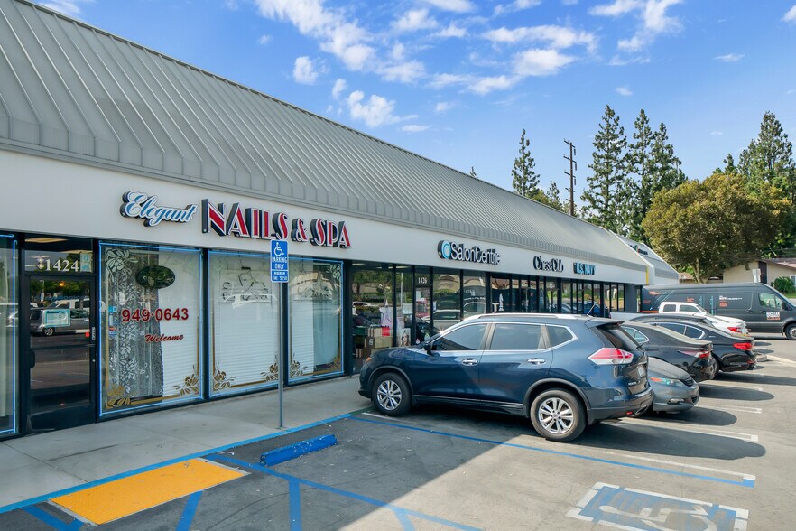 More Photos Of 1348-1438 W 7th St, Upland Unknown For Lease