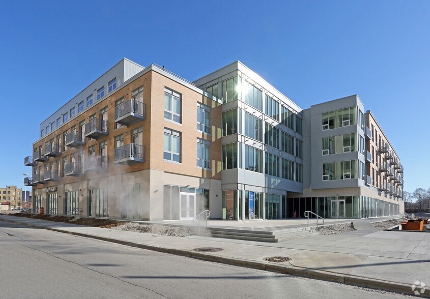 More Photos Of 1320 S 1st St, Milwaukee Apartments For Lease